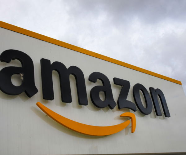 Amazon reembolsa 1.9 mdd por costos de contratación ilegales en Arabia Saudita