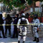 Detienen a 6 personas que intentaron estafar a un joven en Metro Hidalgo con un teléfono falso