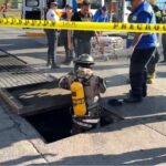Captan a operadora del Metro maquillándose mientras conduce