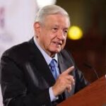‘Los están engañando’, López Obrador a alumnos de la UNAM por protesta a reforma judicial