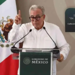 Gobernador de BCS se conmueve hasta las lágrimas al hablar de AMLO y Sheinbaum