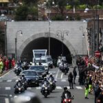 Cardenal Re destaca el llamado del papa a Trump a «construir puentes, no muros»