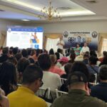 Ricardo Oropeza Bueno recorre el Jardín del Arte y dialoga con la ciudadanía