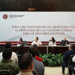 Huracán Erick toca tierra en Oaxaca con rachas de viento de hasta 250 km/h