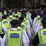 Checo Pérez adelanta de qué color será su casco en Cadillac para 2026: ¿será negro o dorado?