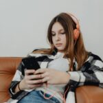 Hablar de sexualidad en la adolescencia: la clave para construir autoestima y bienestar. El arte de disfrutar con estilo y sentido.