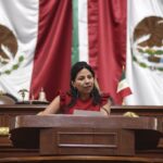 Jóvenes del CECyT 8 reciben herramientas contra suicidio y adicciones