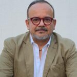 Papa León XIV recibe balón del Mundial 2026; espera realizar visita a México y Perú