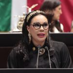 El mexicano Noel León gana la carrera principal de Fórmula 2 en Hungría; Checo Pérez lo alienta con un “a seguirle así”