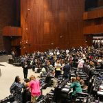Compra de AT&T ayudará a la competencia y mejorará el internet: Sheinbaum